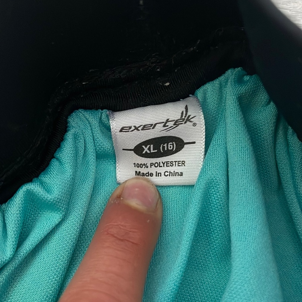 Shorts - Picture 3 of 3